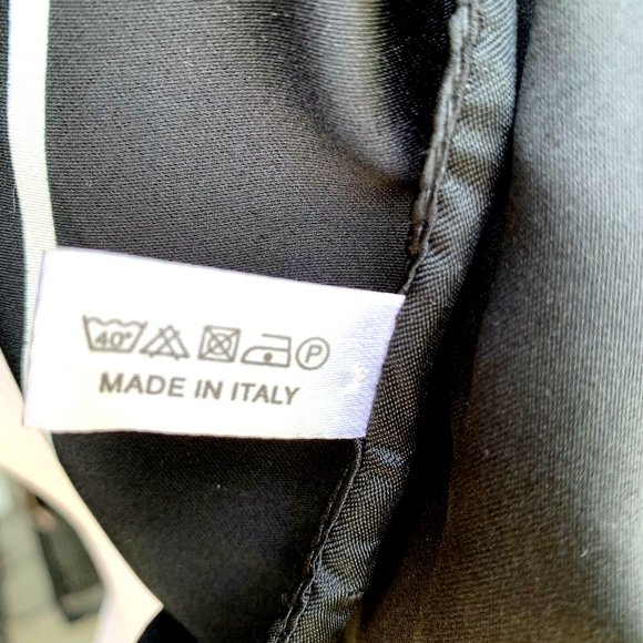 Square 100% polyester scarf Made in Italy - Picture 12 of 12